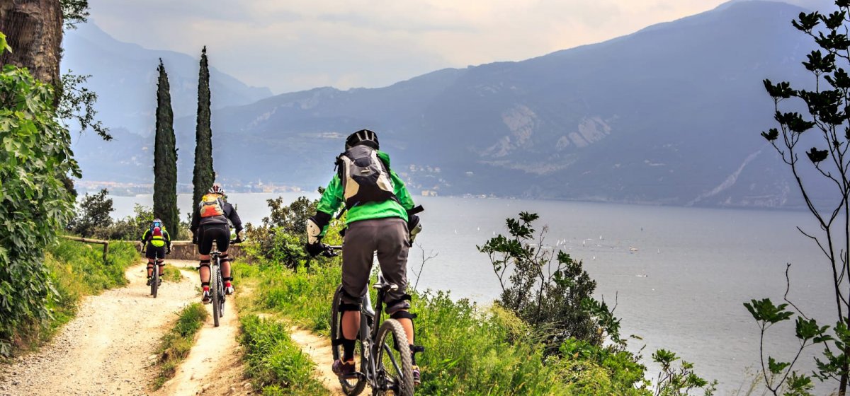Incredible Mountain Bike Excursions on the Lake Incredible Mountain Bike Excursions on the Lake